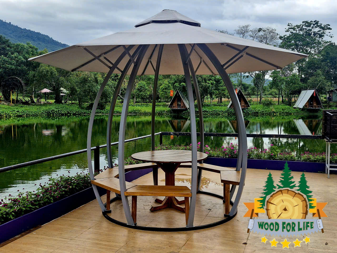 Chòi sắt sân vườn